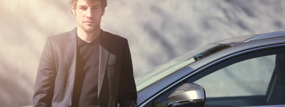 960x360_man_outside_car_tcm-3169-1235339