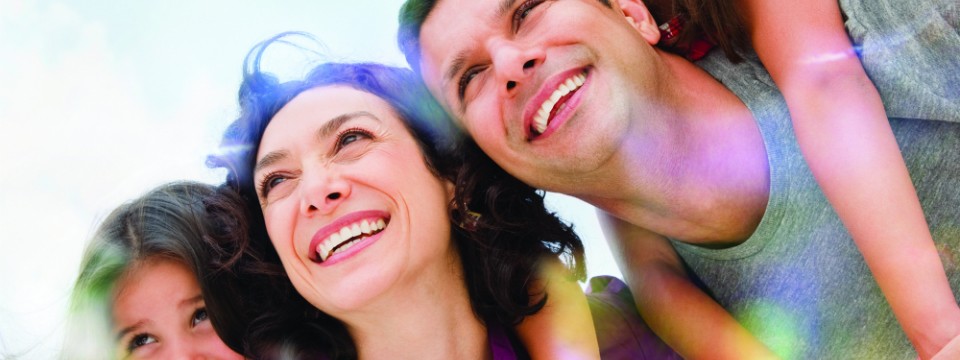 960x360_smiling_family_tcm-3169-1235337