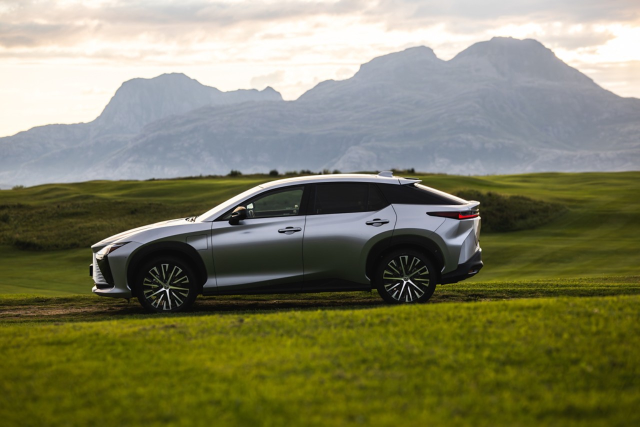 Lexus RZ med forhjulsdrift | Lexus Norge