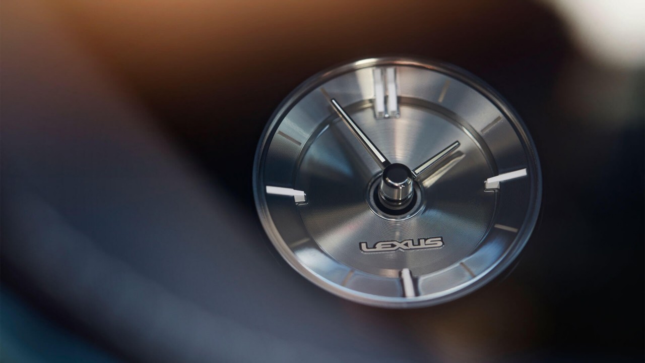 Lexus LS dashboard clock 