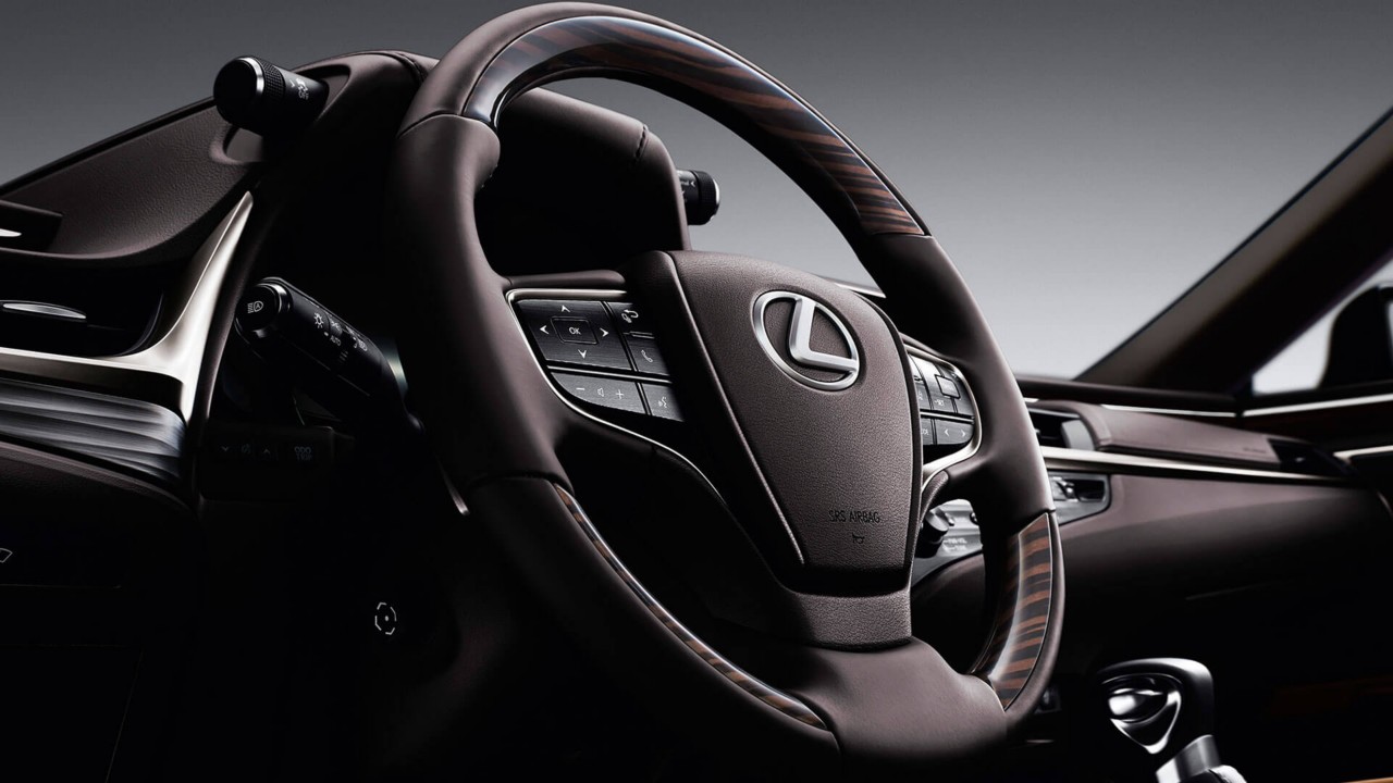   LEXUS ES